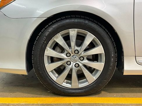 Used 2012 Toyota Avalon Limited image 31