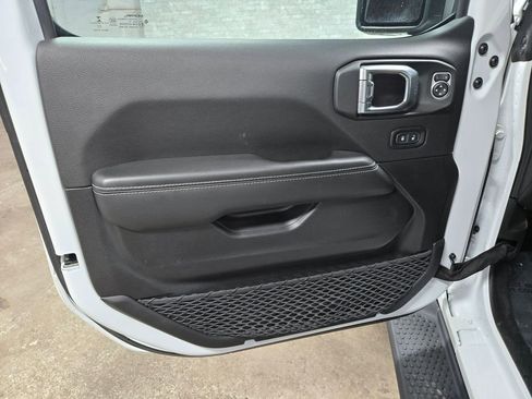 Used 2023 Jeep Wrangler Unlimited Sahara w/ Cold Weather Group image 7