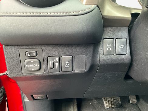 Used 2015 Toyota RAV4 XLE AWD/4WD image 19