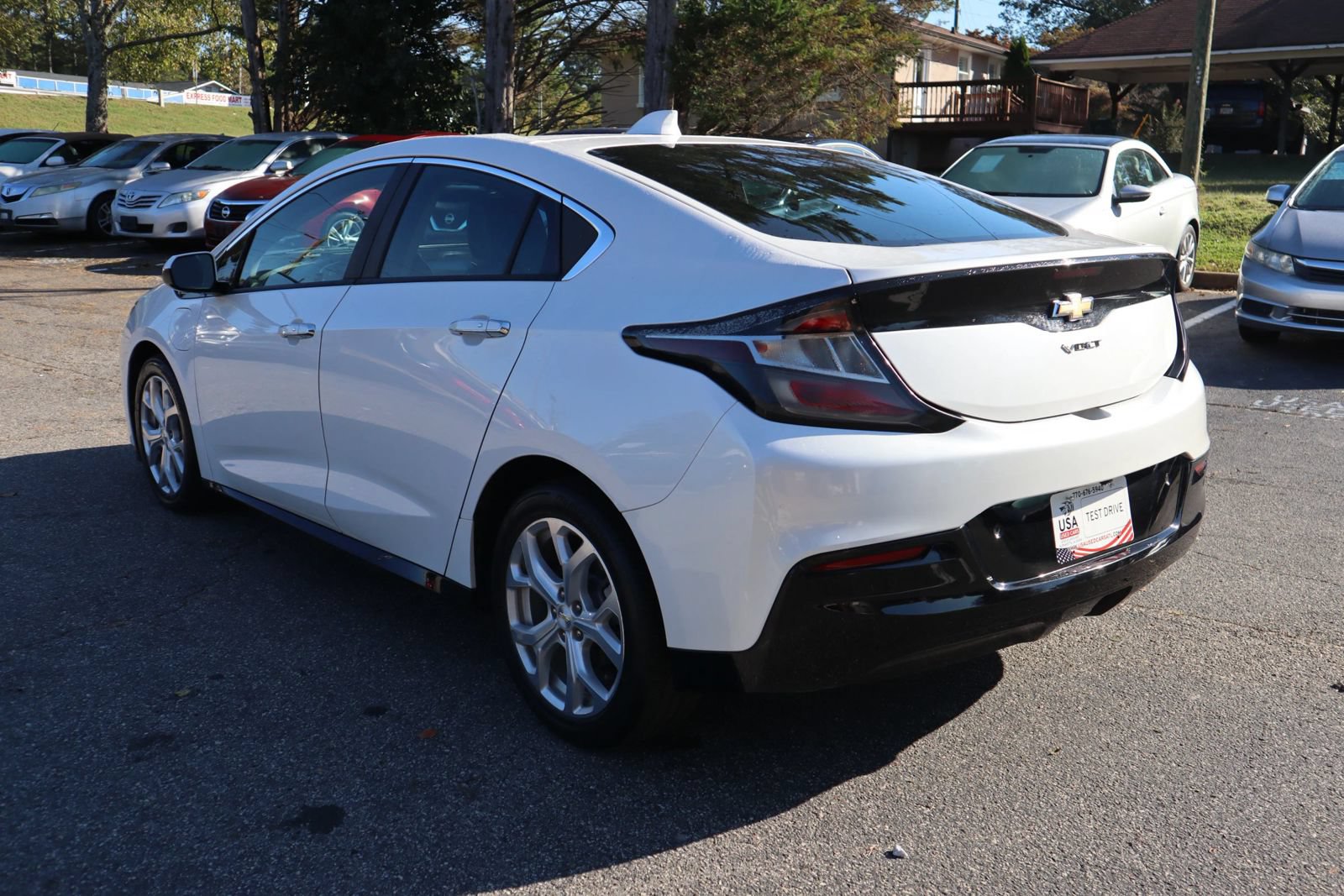 Used 2017 Chevrolet Volt Premier w/ Driver Confidence II Package FWD image 4