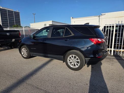 Used 2021 Chevrolet Equinox LS w/ LS Convenience Package FWD image 4