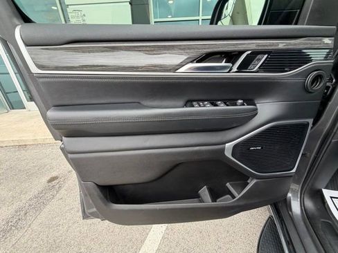 Used 2022 Jeep Wagoneer Series II w/ Premium Group I image 14