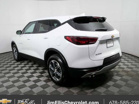 Certified 2025 Chevrolet Blazer LT FWD image 3