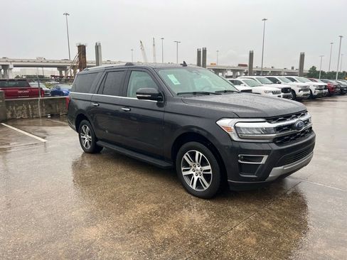 Used 2024 Ford Expedition Max Limited RWD image 3