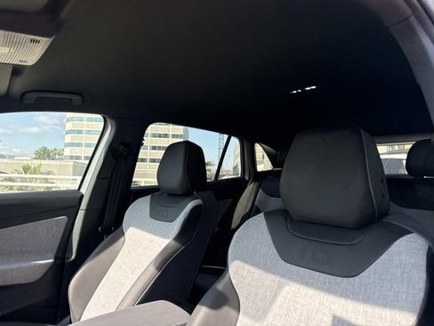 New 2025 Volkswagen ID.4 Pro image 14