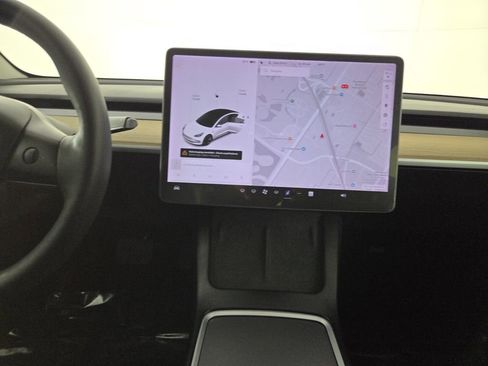 Used 2021 Tesla Model 3 Standard Range Plus image 13