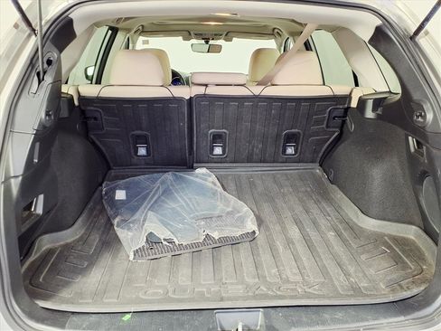 Used 2018 Subaru Outback 3.6R Limited image 9