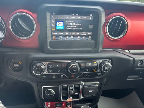 Used 2021 Jeep Gladiator Rubicon w/ LED Lighting Group image 19