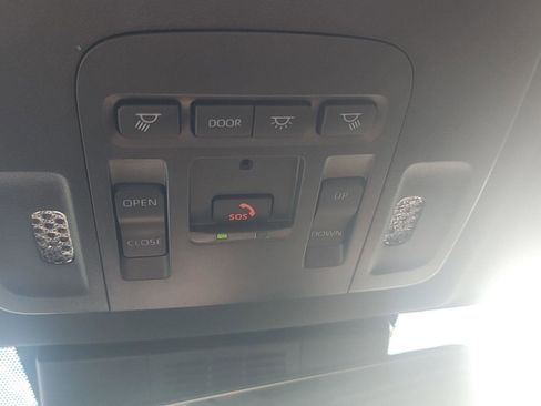 Used 2025 Toyota Camry SE w/ Convenience Package FWD image 19