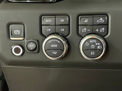 Used 2025 GMC Sierra 1500 Denali AWD/4WD image 18