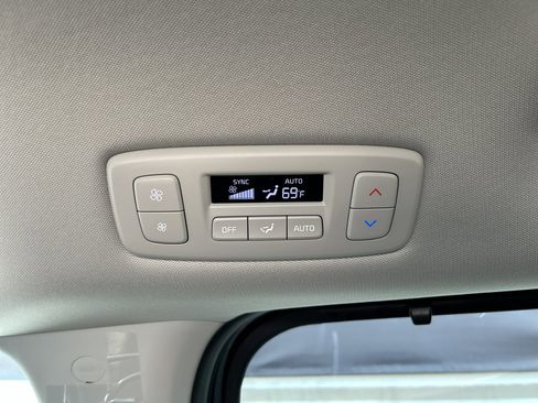 New 2026 Kia Carnival EX image 15