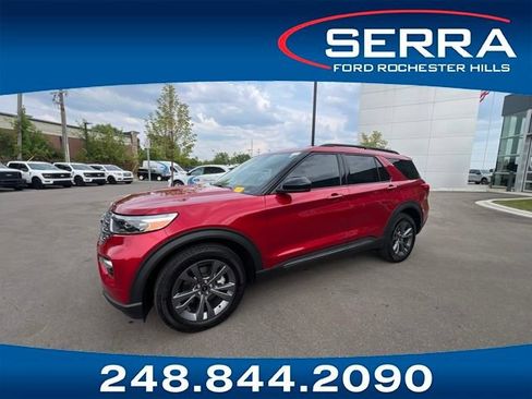 Used 2024 Ford Explorer XLT w/ Equipment Group 202A AWD/4WD image 1