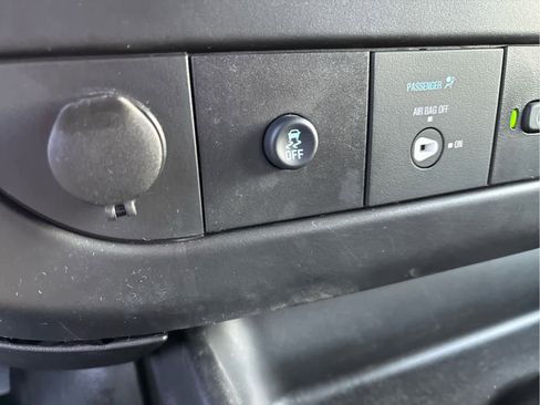 Certified 2024 Chevrolet Express 2500 w/ Driver Convenience Package image 17