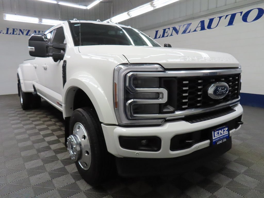 Used 2025 Ford F450 Platinum w/ FX4 Off-Road Package AWD/4WD image 3