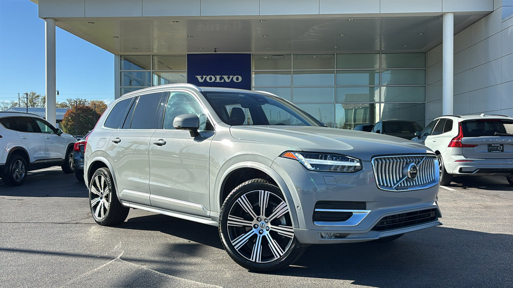 Certified 2025 Volvo XC90 B6 Plus AWD/4WD image 3
