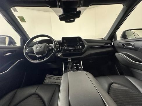 Used 2021 Toyota Highlander XSE AWD/4WD image 19