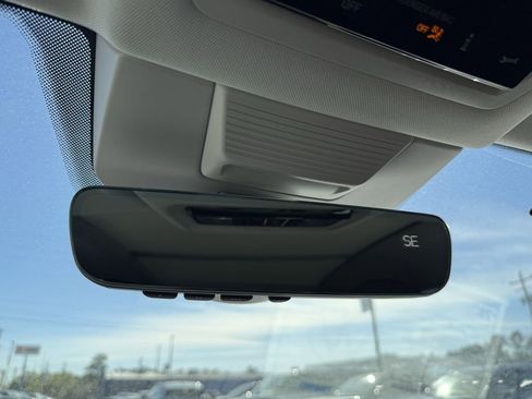 New 2026 Volkswagen Tiguan SE FWD image 22