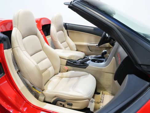 Used 2006 Chevrolet Corvette Convertible w/ Preferred Equipment Group image 31