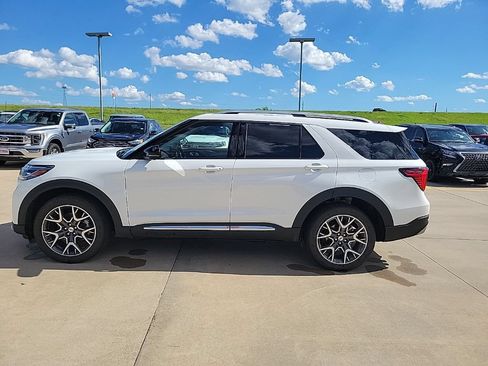 Used 2025 Ford Explorer Platinum w/ Ultimate Package AWD/4WD image 6