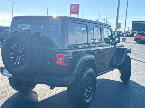 Used 2024 Jeep Wrangler Unlimited Rubicon image 3