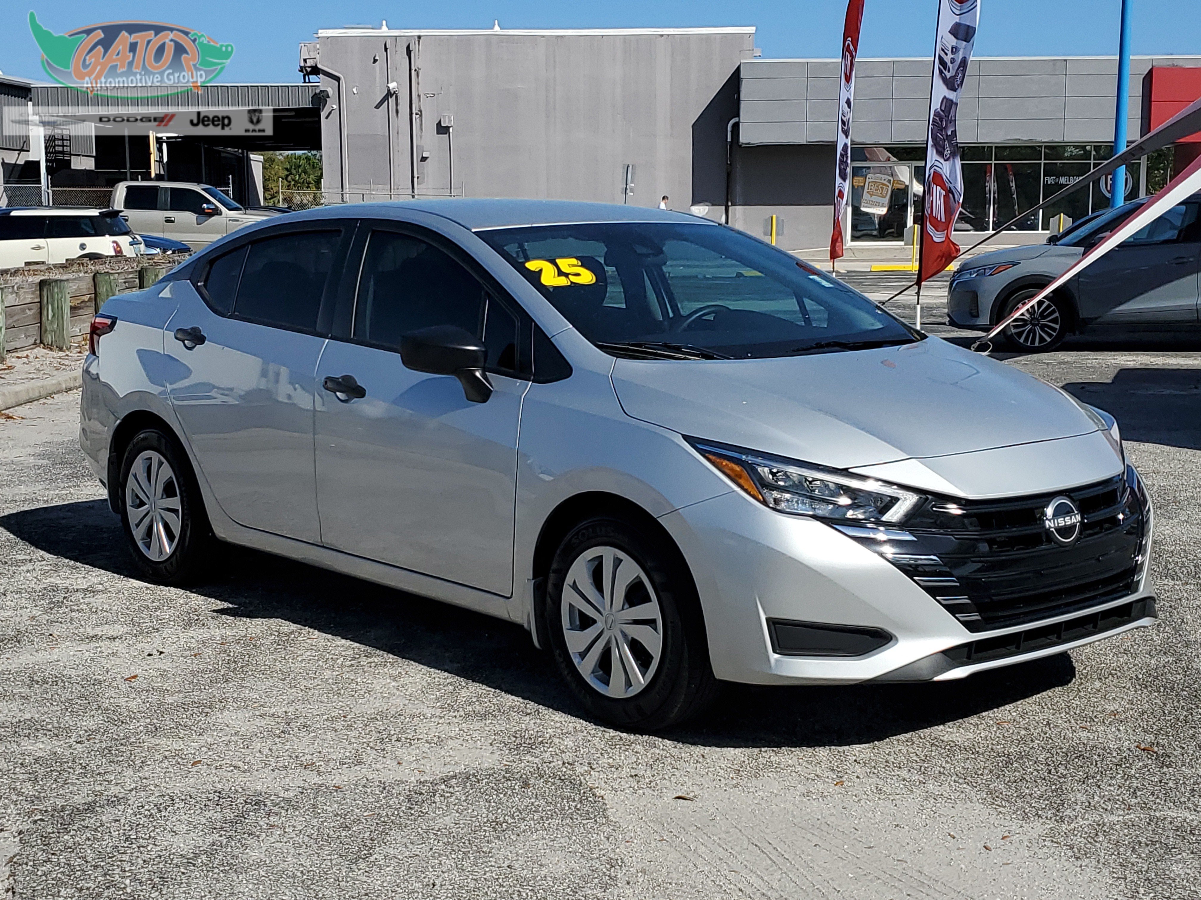Used 2025 Nissan Versa S w/ Trunk Package FWD image 1