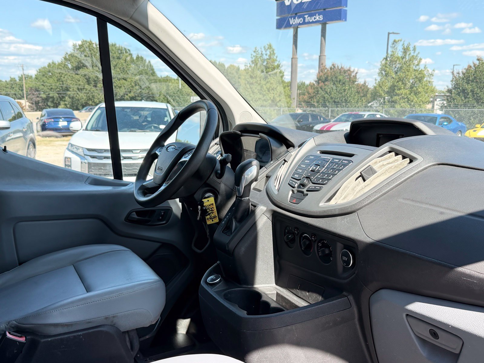Used 2018 Ford Transit 150 130 Low Roof RWD image 25