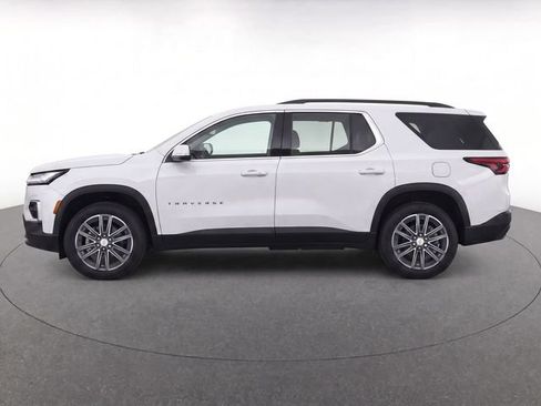 Used 2023 Chevrolet Traverse LT FWD image 3