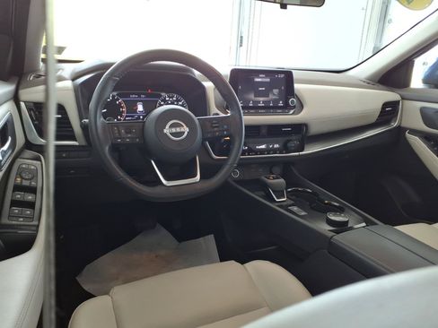 Used 2022 Nissan Rogue SV w/ SV Premium Package AWD/4WD image 15