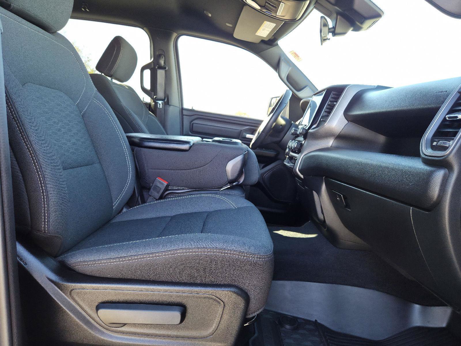 Used 2025 RAM 1500 Warlock AWD/4WD image 38