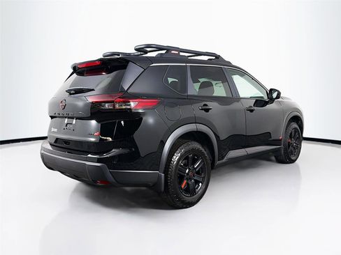 Used 2026 Nissan Rogue SV image 7