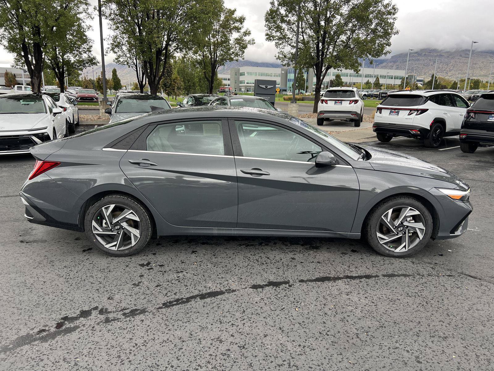 Certified 2024 Hyundai Elantra Limited FWD image 14