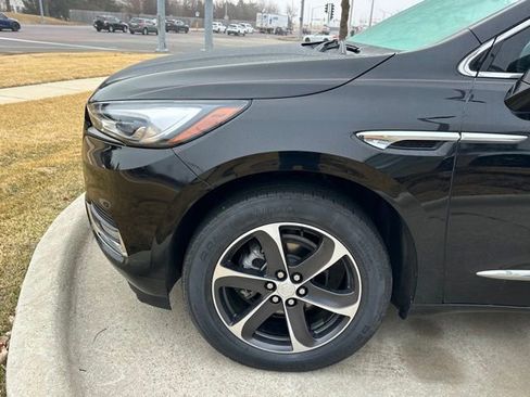 Used 2021 Buick Enclave Essence w/ Sport Touring Edition image 7