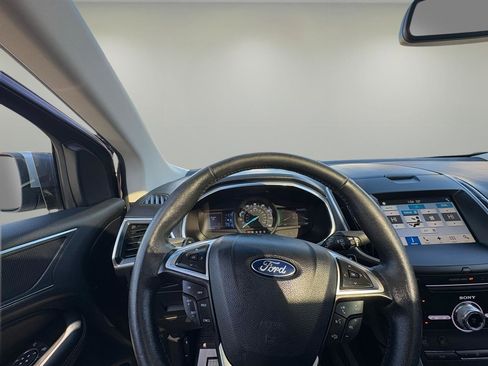 Used 2017 Ford Edge Titanium w/ Equipment Group 301A AWD/4WD image 16