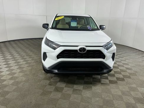 Used 2022 Toyota RAV4 LE AWD/4WD image 3