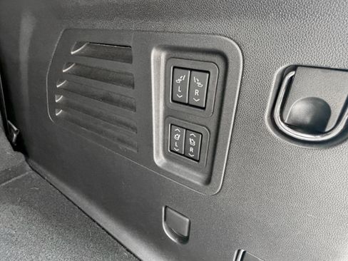 Used 2025 Buick Enclave Avenir w/ Super Cruise Package image 7