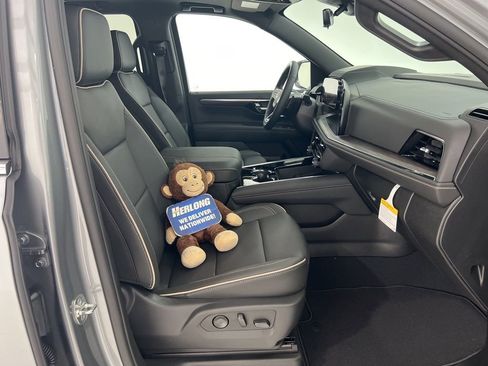 New 2026 Chevrolet Suburban Premier image 27