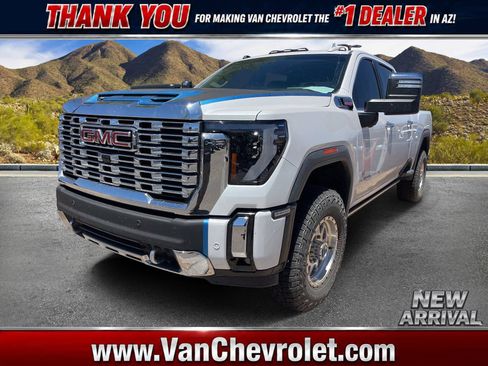 Used 2024 GMC Sierra 2500 Denali w/ Denali Reserve Package AWD/4WD image 1