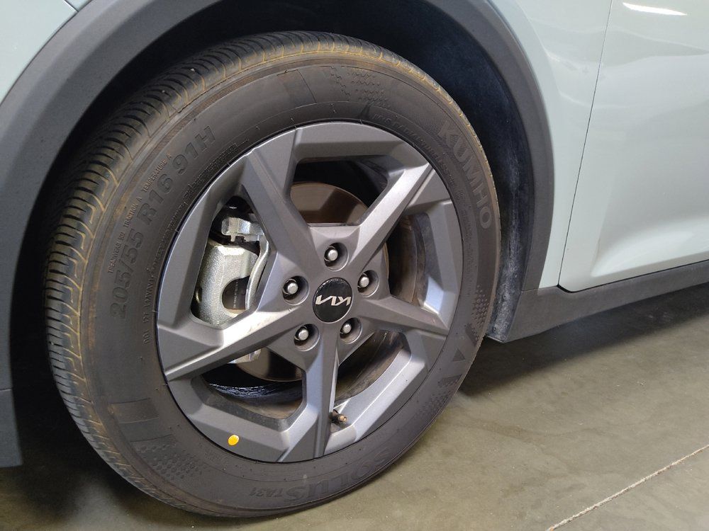 Used 2025 Kia K4 FWD image 31