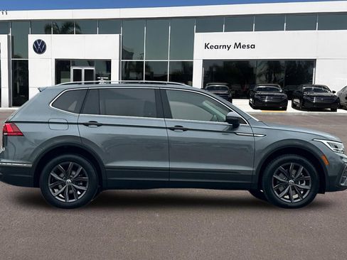 Used 2023 Volkswagen Tiguan SE FWD image 3