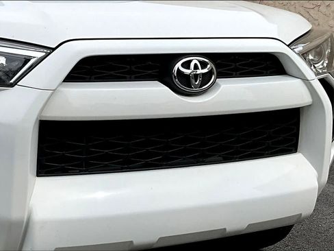 Used 2019 Toyota 4Runner SR5 RWD image 29