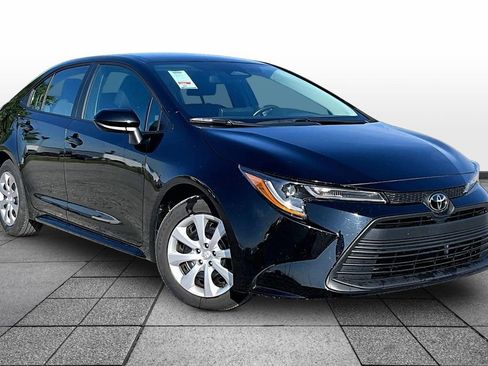 Used 2026 Toyota Corolla LE FWD image 2