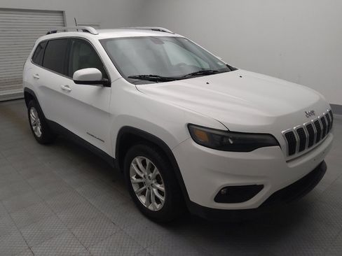 Used 2019 Jeep Cherokee Latitude w/ Popular Appearance Group FWD image 13