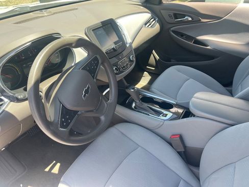 Used 2017 Chevrolet Malibu Hybrid FWD image 6