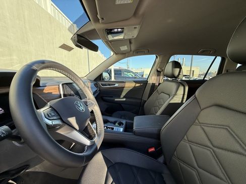 Used 2025 Volkswagen Atlas SE image 5