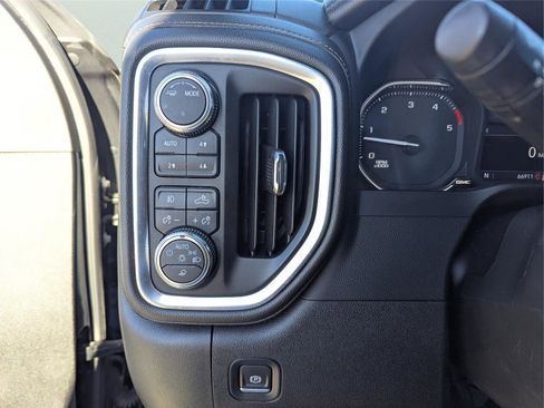 Used 2022 GMC Sierra 2500 AT4 w/ Gooseneck/5TH Wheel Package image 28