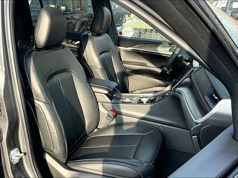 New 2025 Jeep Grand Cherokee Limited w/ Black Appearance Package image 27