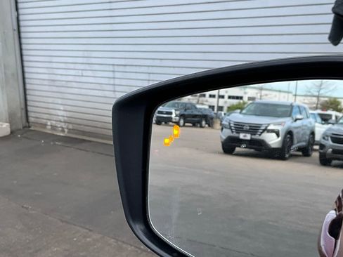 Used 2025 Nissan Versa SV image 19