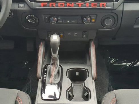 Used 2025 Nissan Frontier PRO-4X w/ Pro Convenience Package image 19