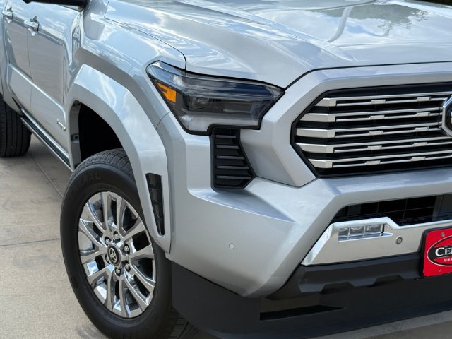 Used 2024 Toyota Tacoma Limited w/ Limited Package (LT) AWD/4WD image 4