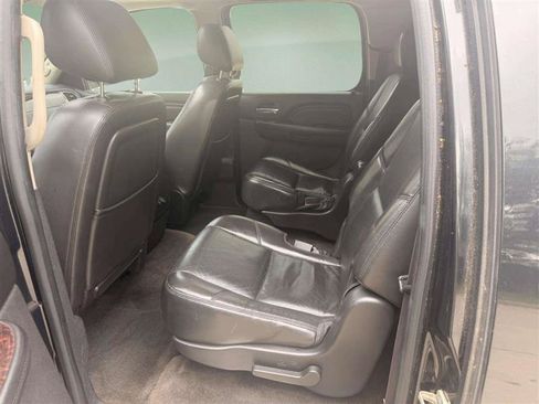Used 2011 GMC Yukon XL Denali AWD/4WD image 11